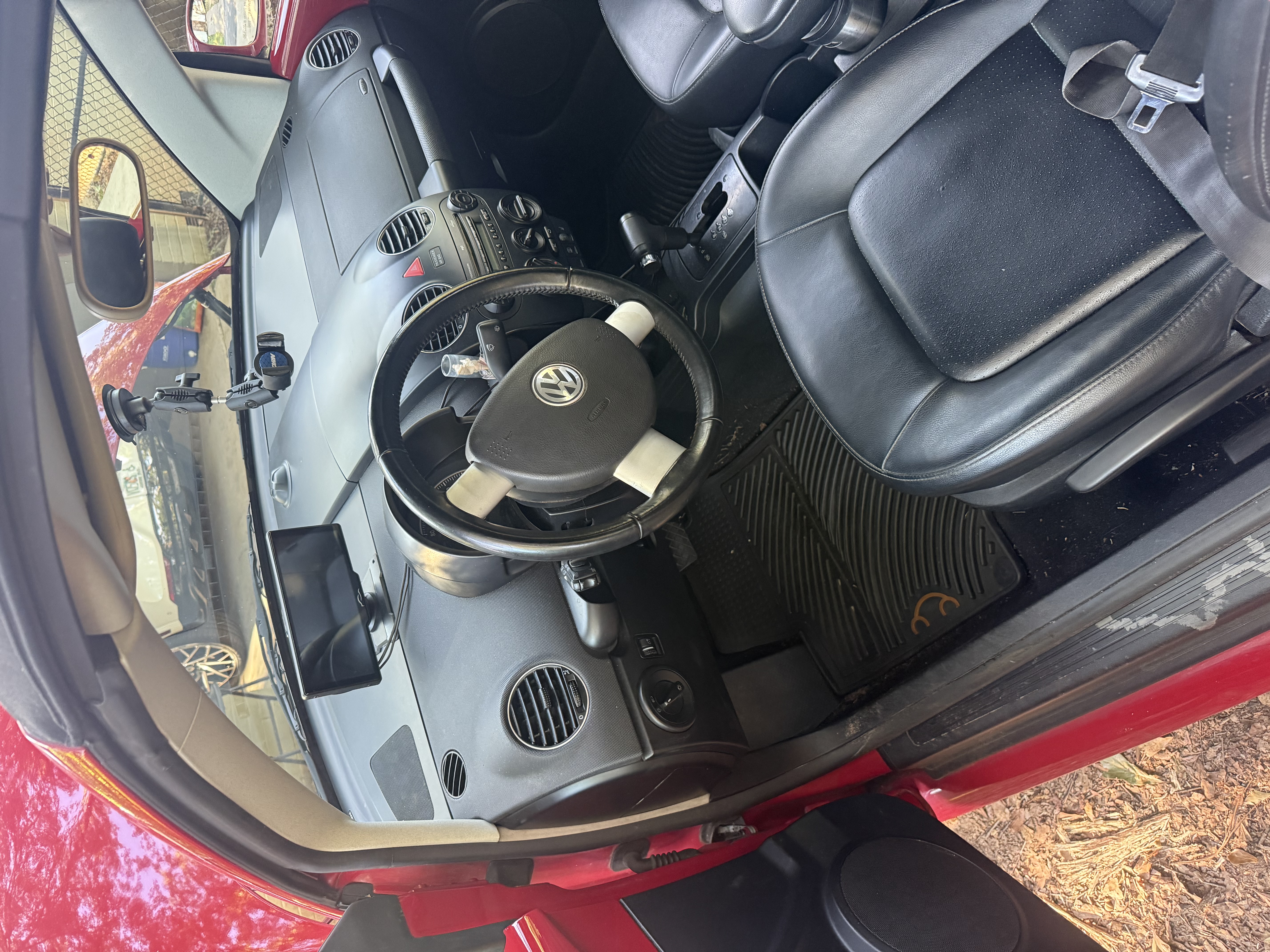 Used 2008 Volkswagen Beetle SE FWD image 5