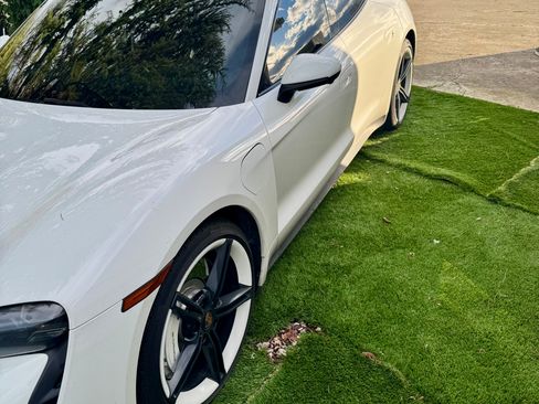 Used 2021 Porsche Taycan 4S image 8