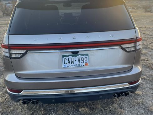 Used 2020 Lincoln Aviator Reserve w/ Equipment Group 202A image 8