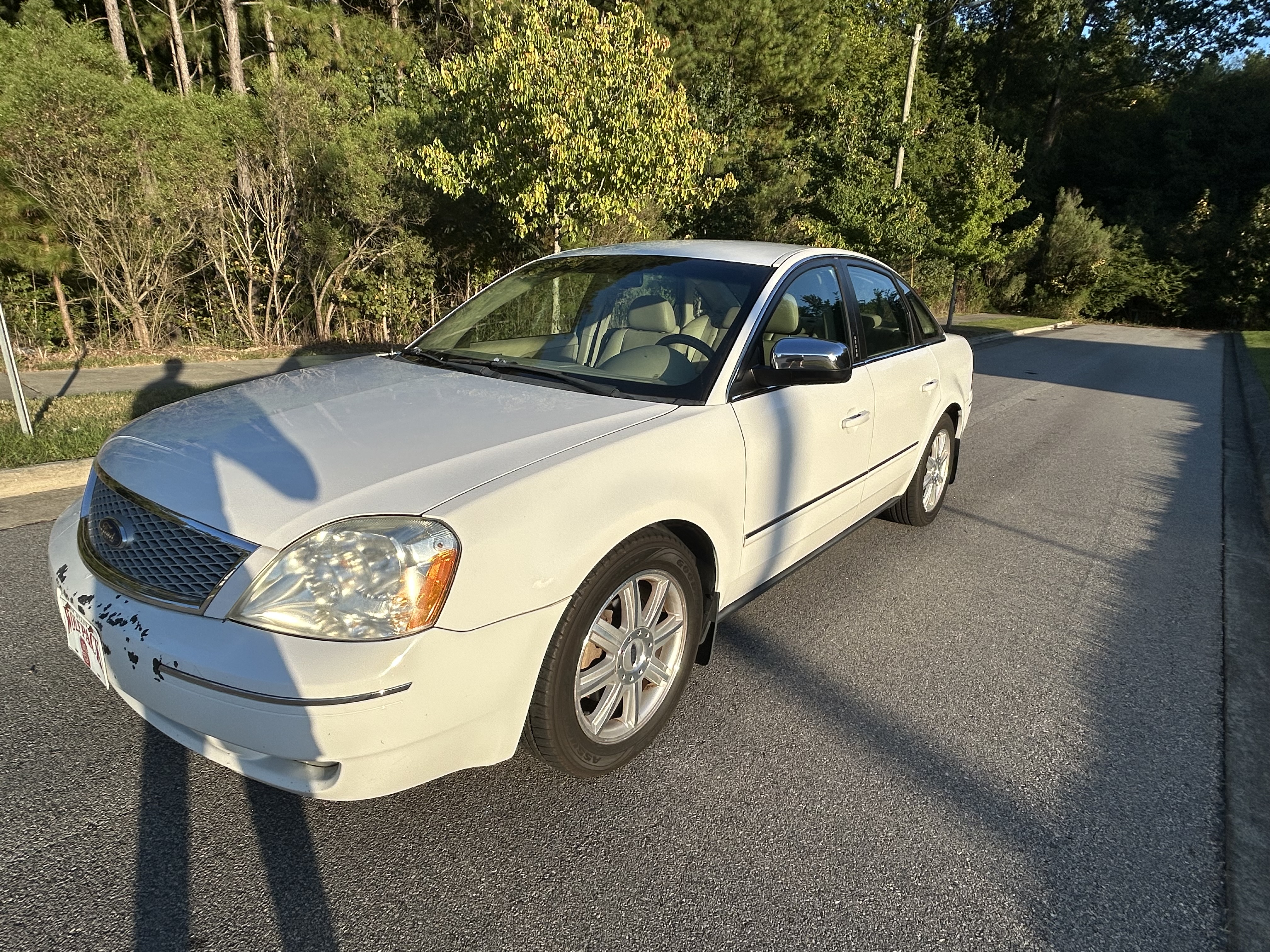 Used 2006 Ford Five Hundred Limited FWD image 2