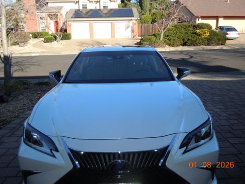 Used 2019 Lexus ES 300h Ultra Luxury image 6