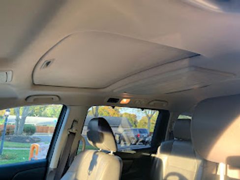 Used 2012 Honda Odyssey Touring Elite image 7