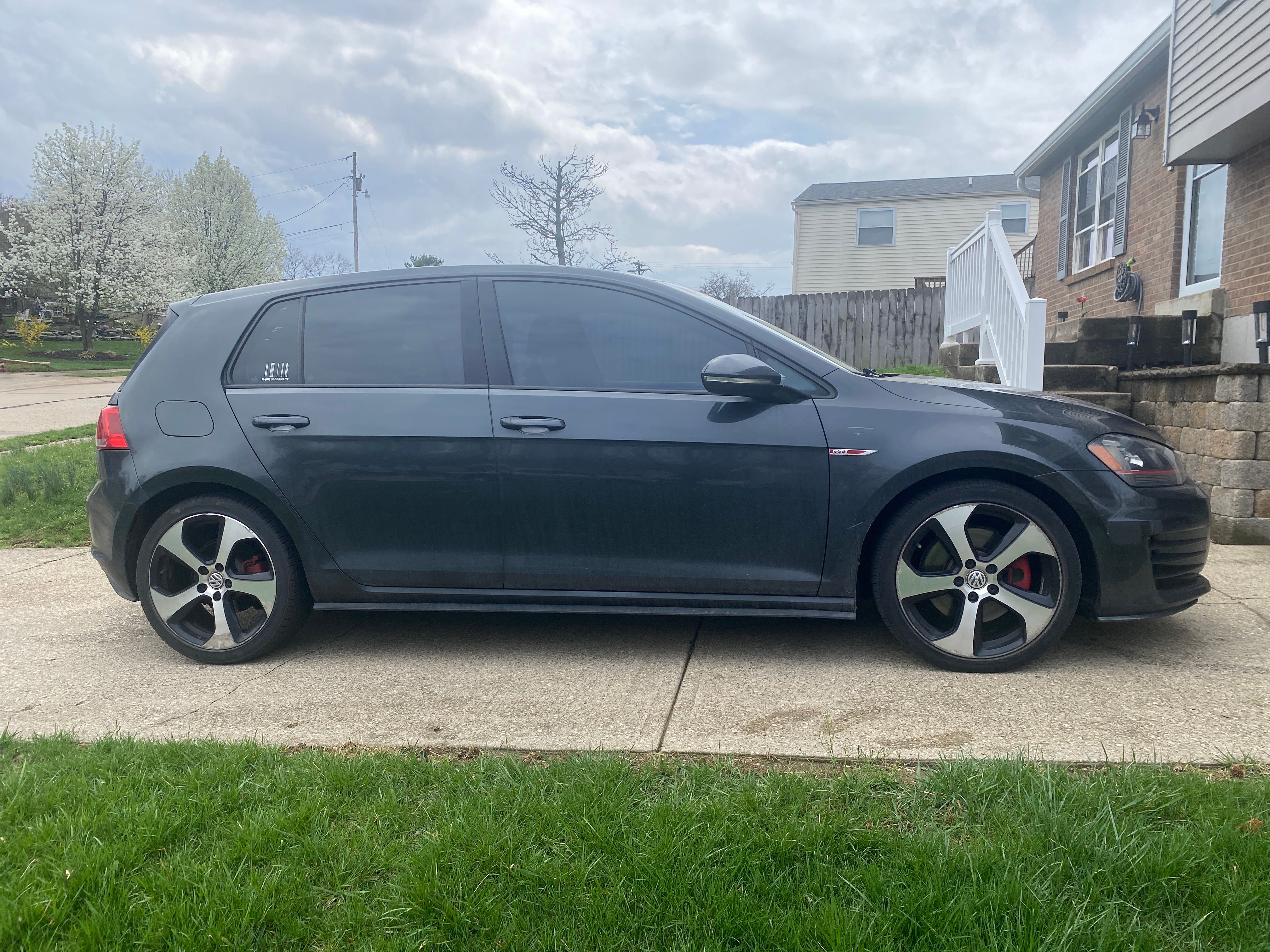 Used 2016 Volkswagen GTI SE w/ Lighting Package (SEL) FWD image 6