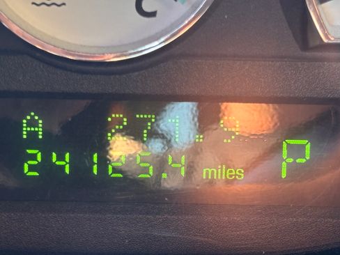 Used 2003 Ford Thunderbird image 30