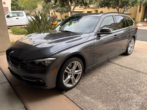 Used 2017 BMW 328d xDrive Wagon AWD/4WD image 4
