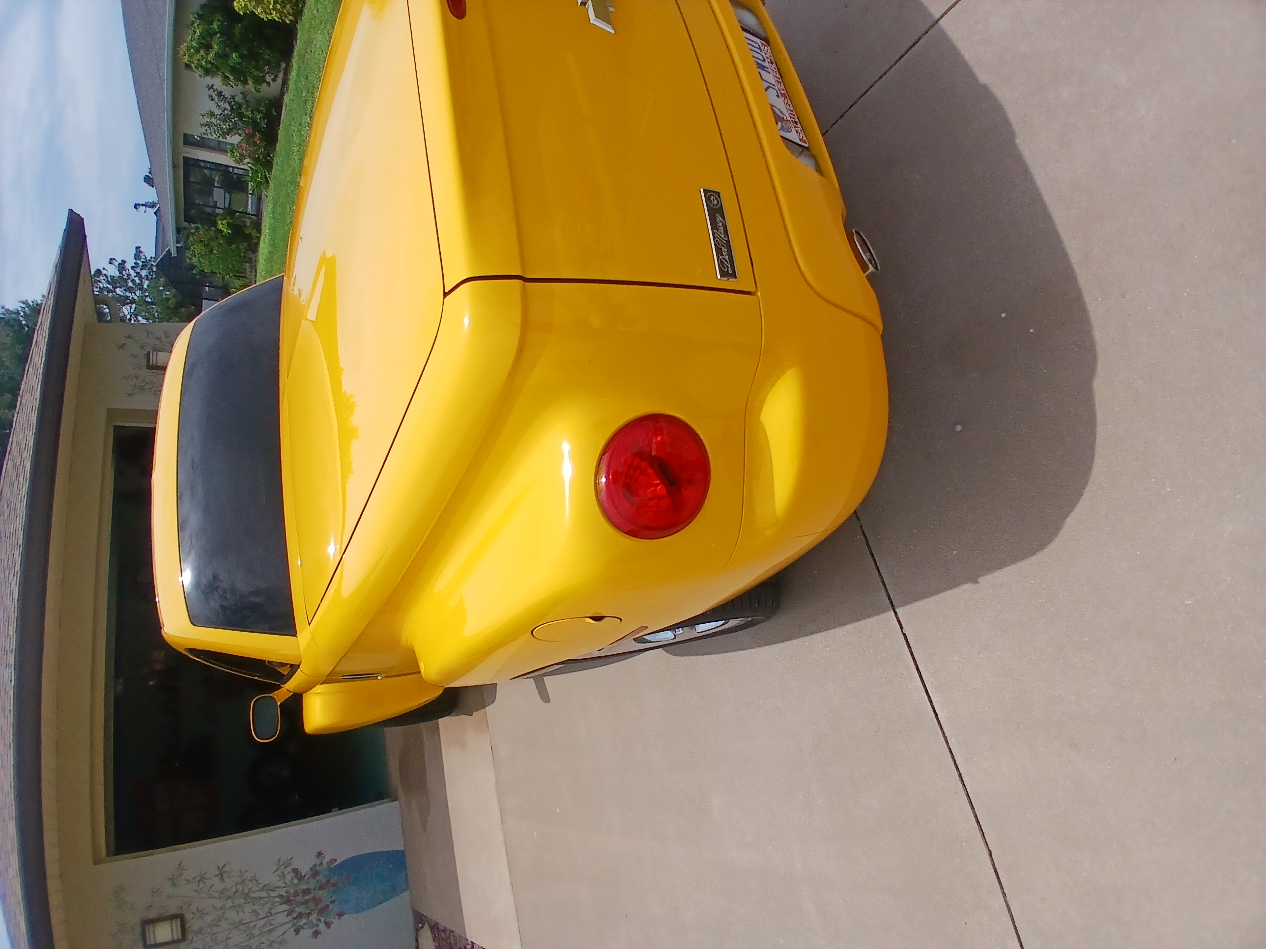 Used 2005 Chevrolet SSR w/ Preferred Equipment Group RWD image 2