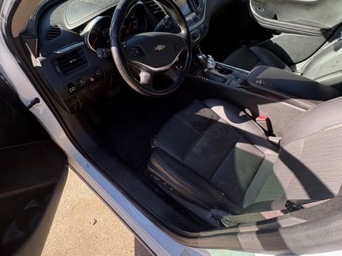 Used 2017 Chevrolet Impala LT FWD image 5