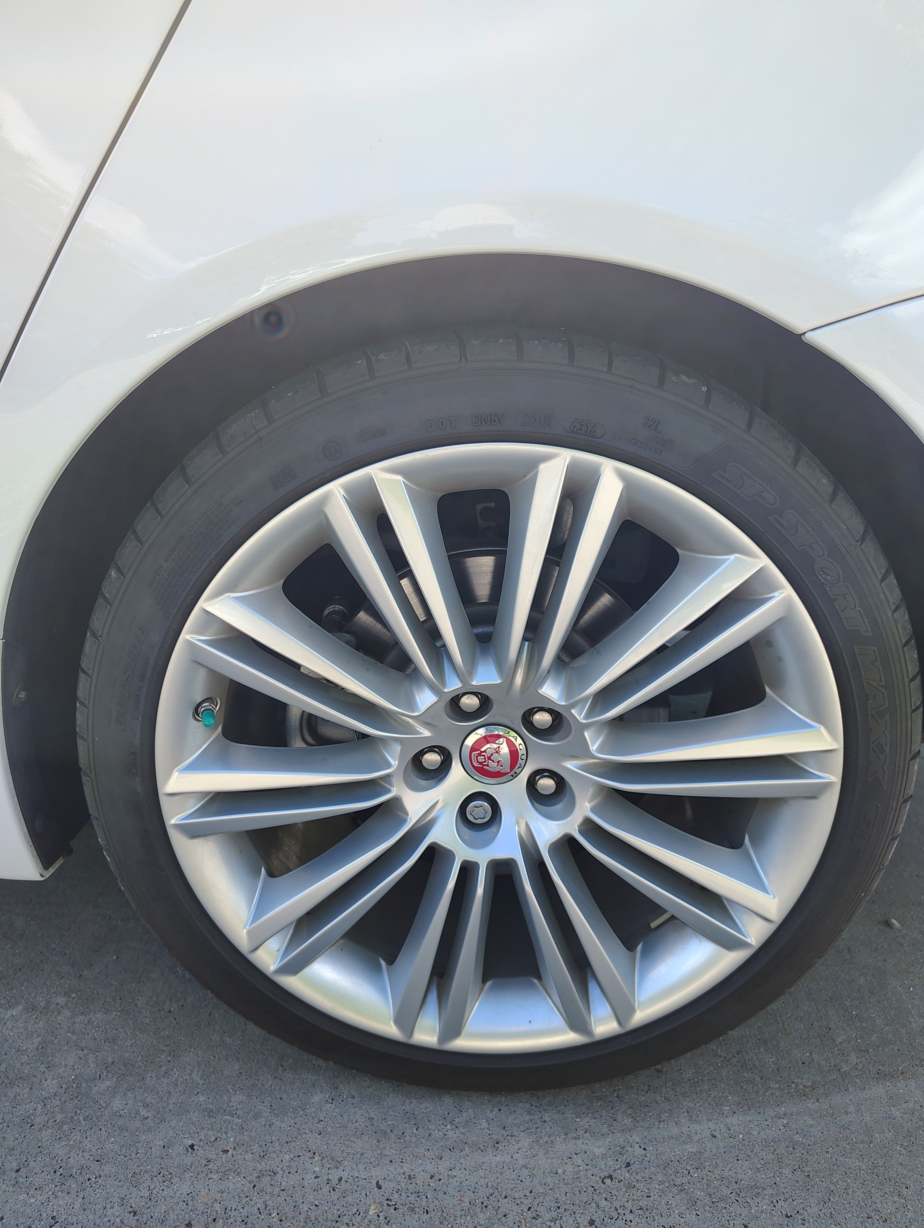 Used 2015 Jaguar XJ L Portfolio RWD image 11