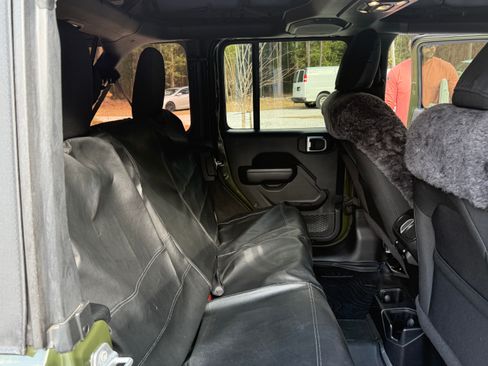 Used 2021 Jeep Wrangler Unlimited Sport image 18