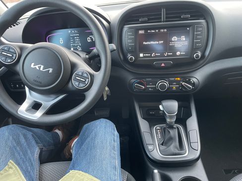 Used 2025 Kia Soul S image 10