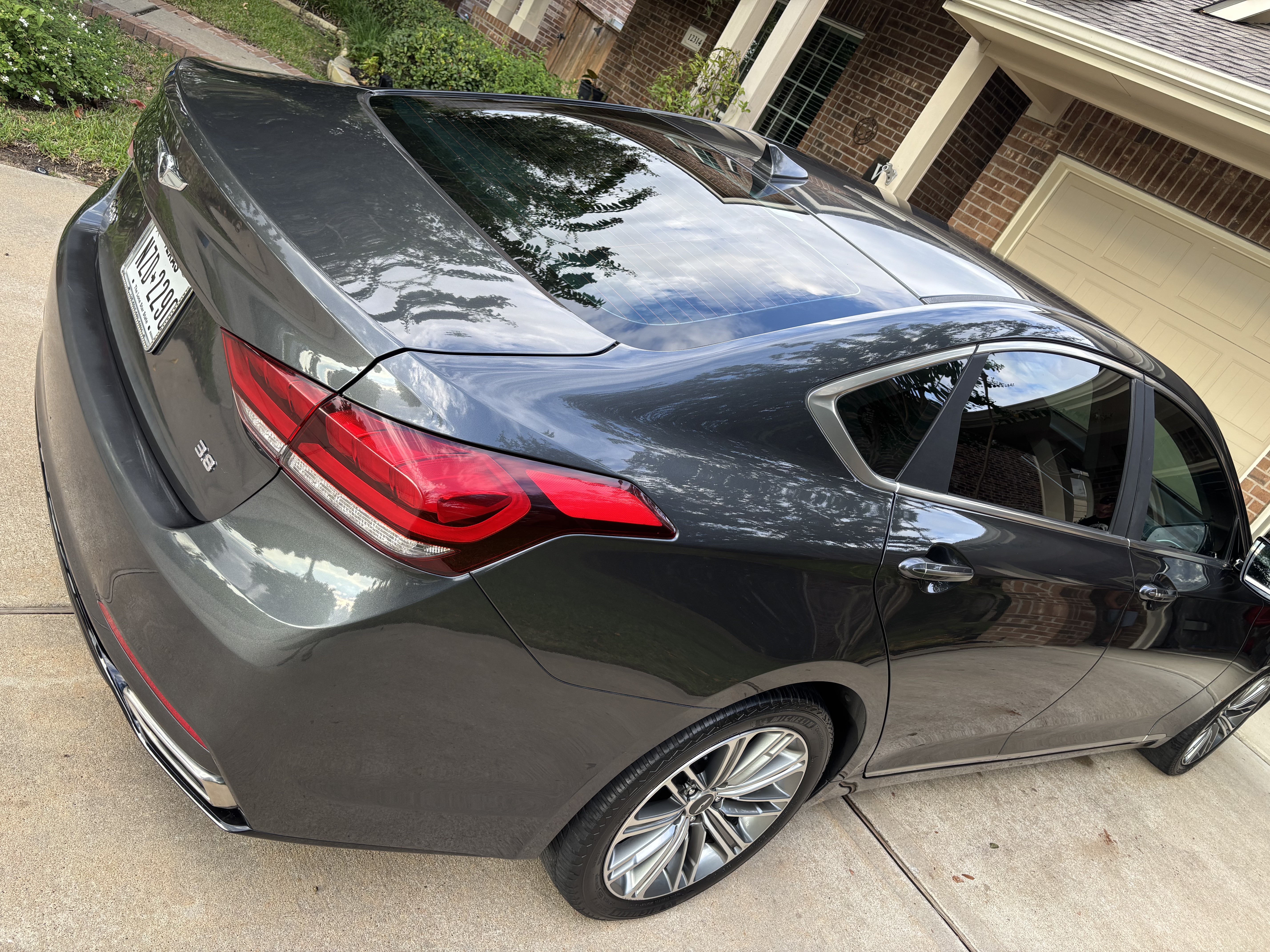 Used 2019 Genesis G80 3.8 RWD image 15