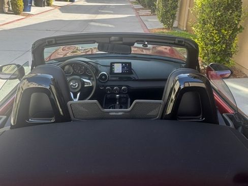 Used 2023 MAZDA MX-5 Miata Grand Touring RWD image 9
