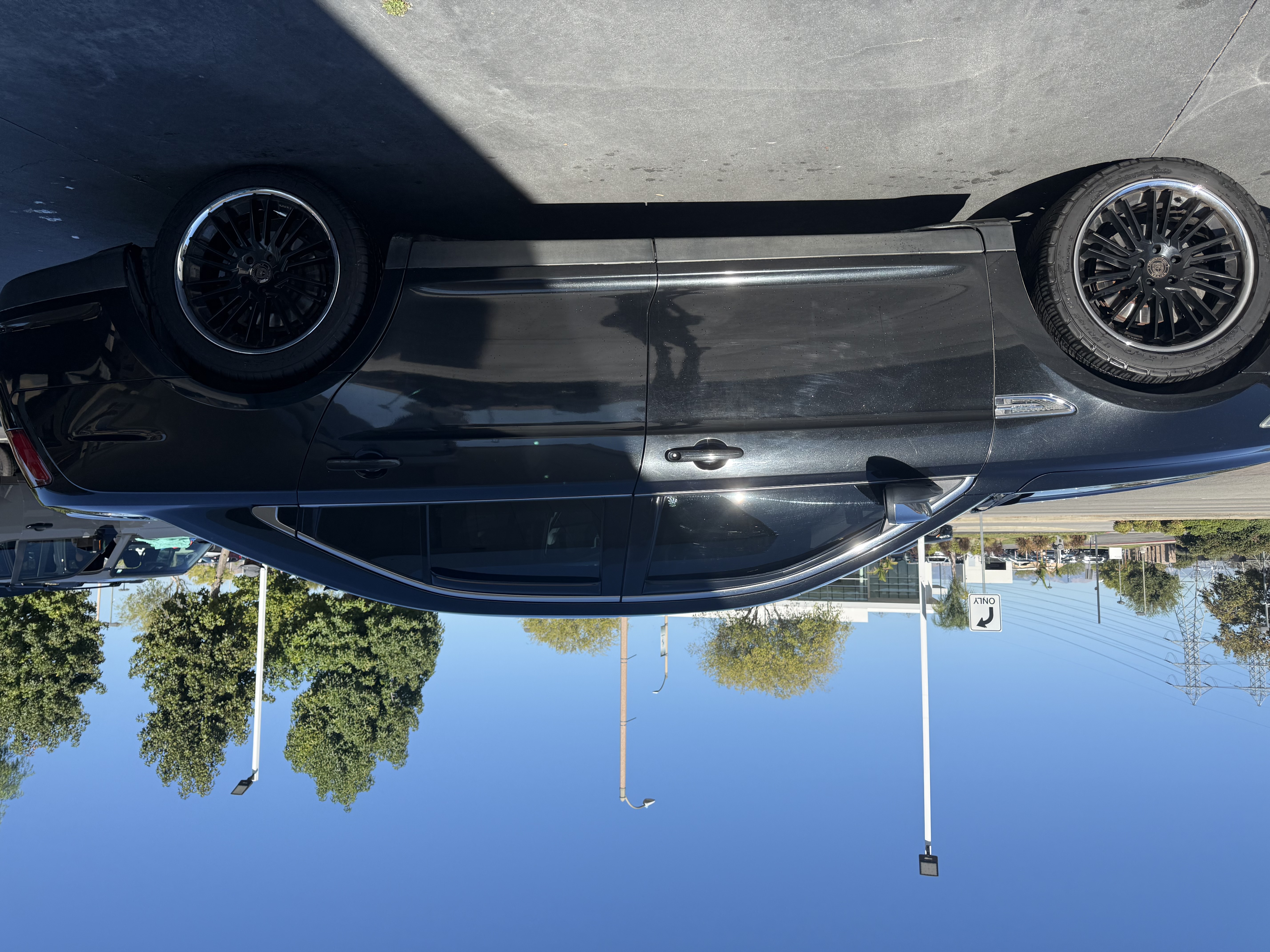 Used 2012 Ford Taurus Limited FWD image 2