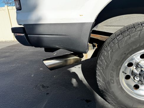 Used 2001 Ford Excursion XLT image 10