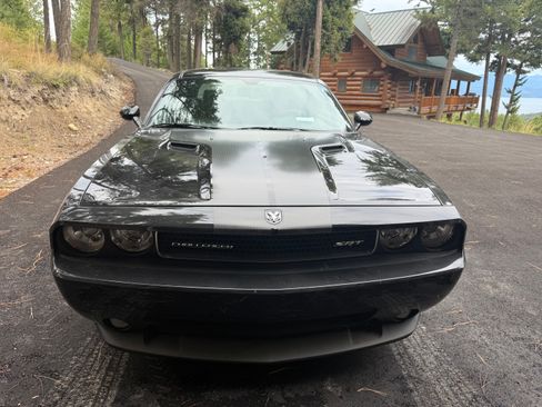 Used 2008 Dodge Challenger SRT8 RWD image 2