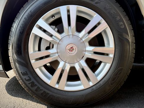 Used 2015 Cadillac SRX Luxury image 12