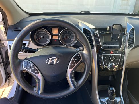 Used 2013 Hyundai Elantra GT image 12