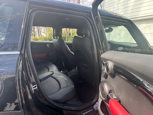 Used 2015 MINI Cooper S image 9