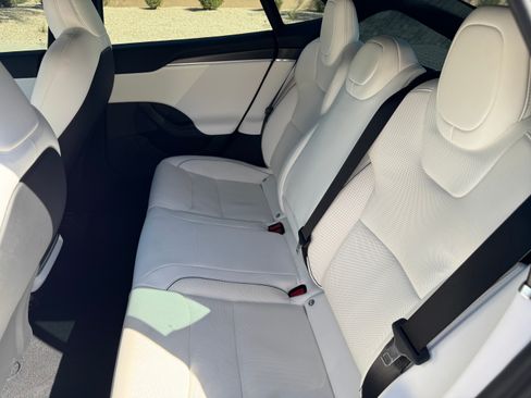 Used 2021 Tesla Model S Plaid image 16