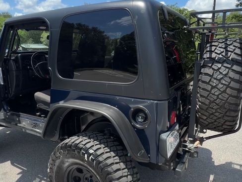 Used 2004 Jeep Wrangler Rubicon w/ Dual Top Group AWD/4WD image 8