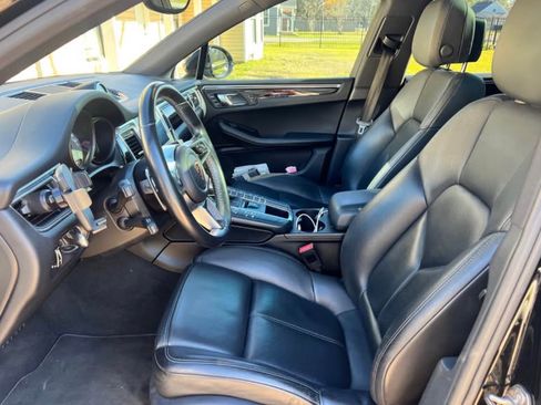 Used 2017 Porsche Macan S image 4