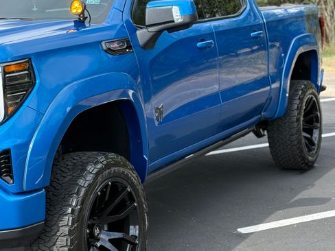 Used 2024 GMC Sierra 1500 AT4 w/ Technology Package image 5