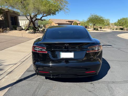 Used 2021 Tesla Model S Plaid image 8