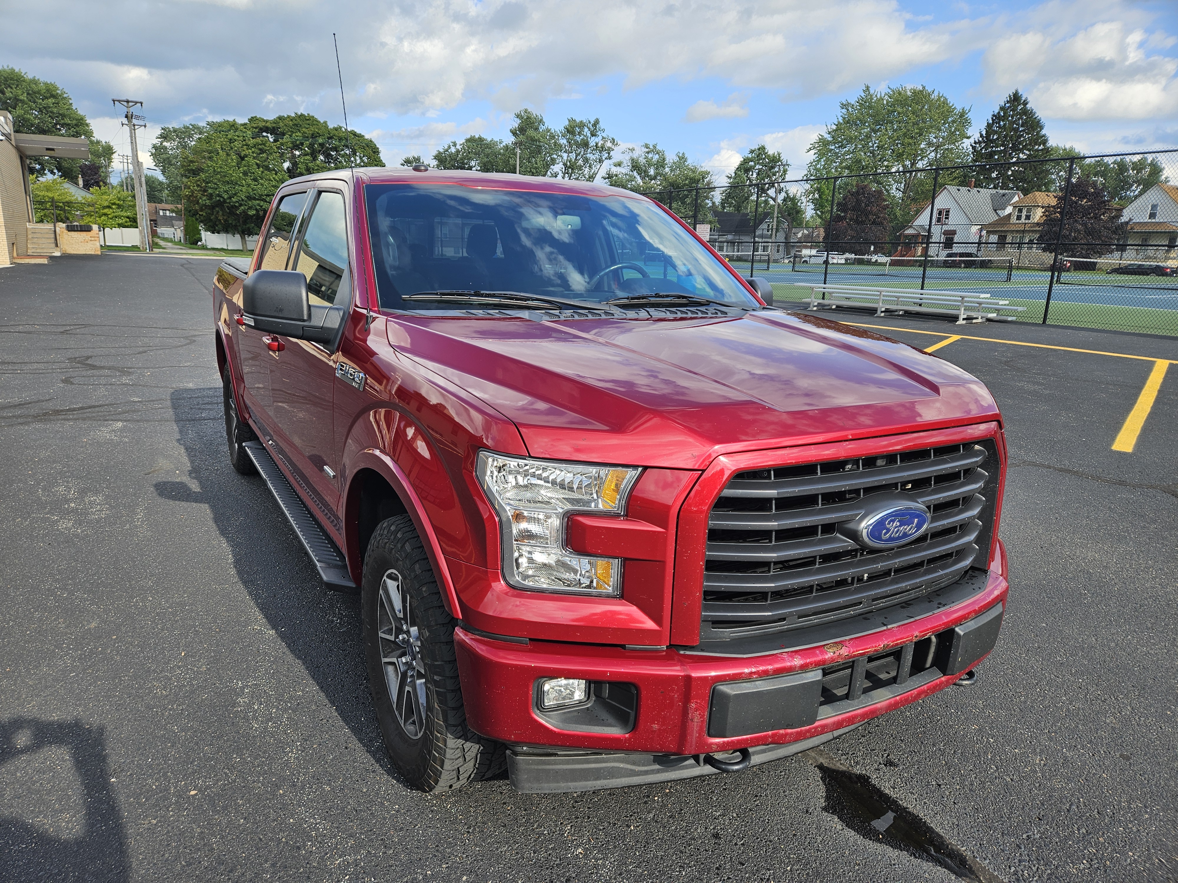 Used 2017 Ford F150 XLT w/ Equipment Group 302A Luxury AWD/4WD image 4