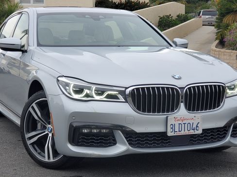 Used 2016 BMW 750i image 13
