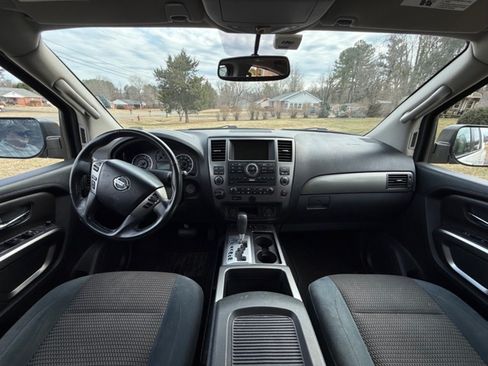 Used 2015 Nissan Armada SV image 9