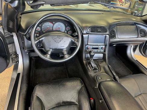 Used 2000 Chevrolet Corvette Convertible image 12