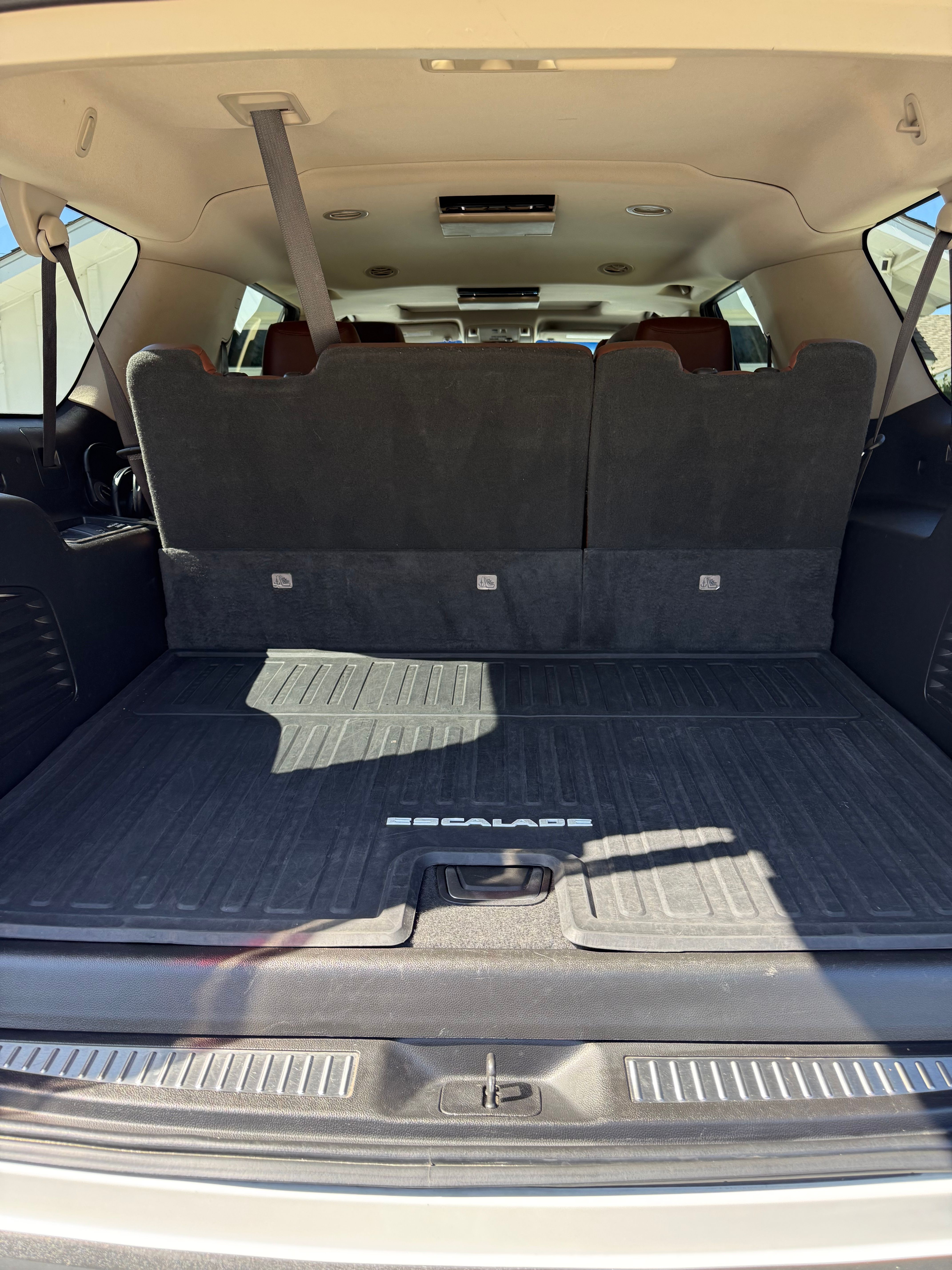 Used 2019 Cadillac Escalade ESV Premium Luxury AWD/4WD image 11