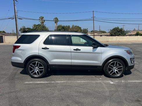 Used 2017 Ford Explorer Sport image 9
