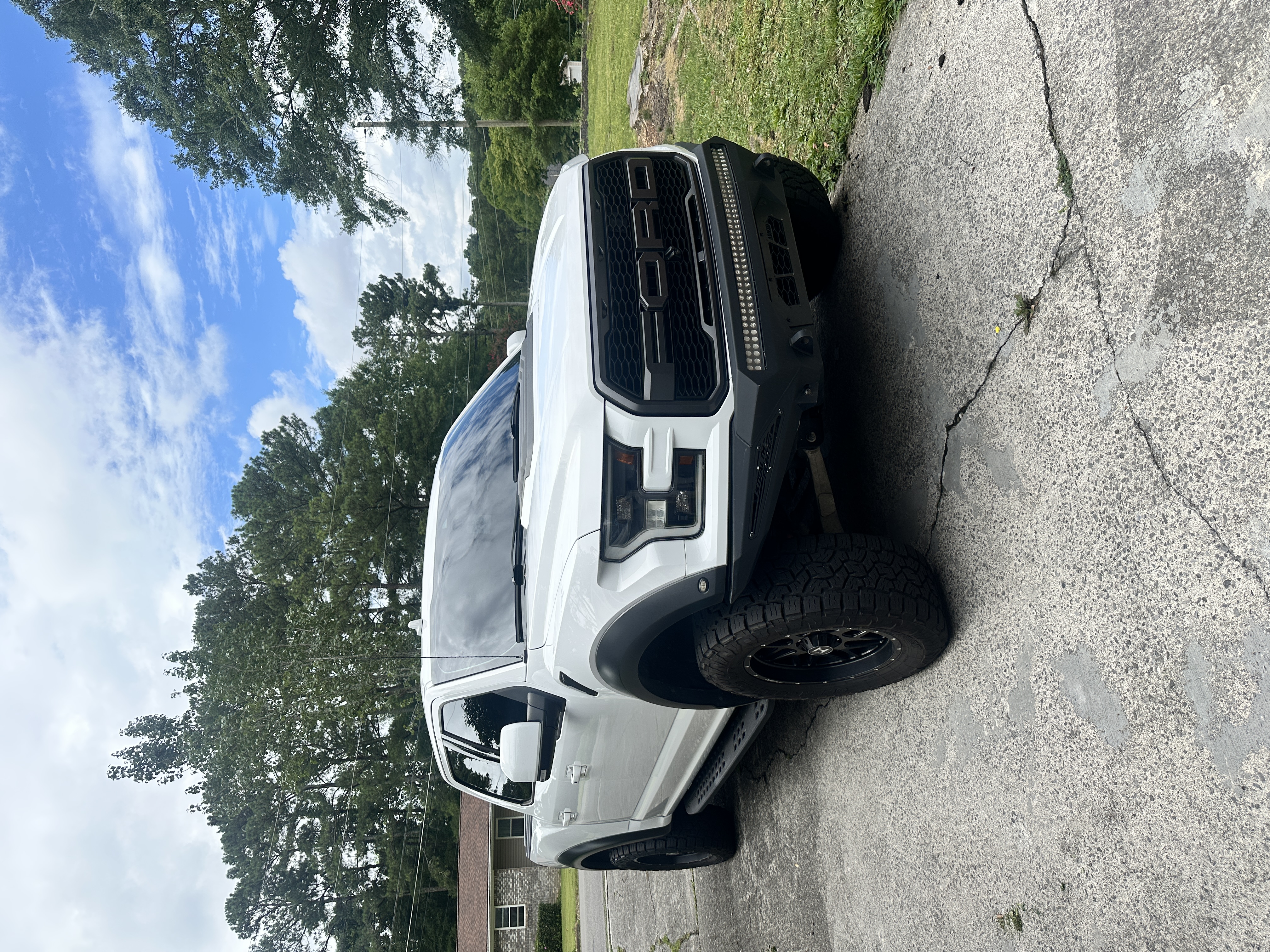 Used 2019 Ford F150 Raptor w/ Equipment Group 802A Luxury AWD/4WD image 2