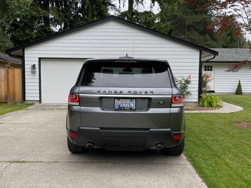 Used 2016 Land Rover Range Rover Sport SE image 6