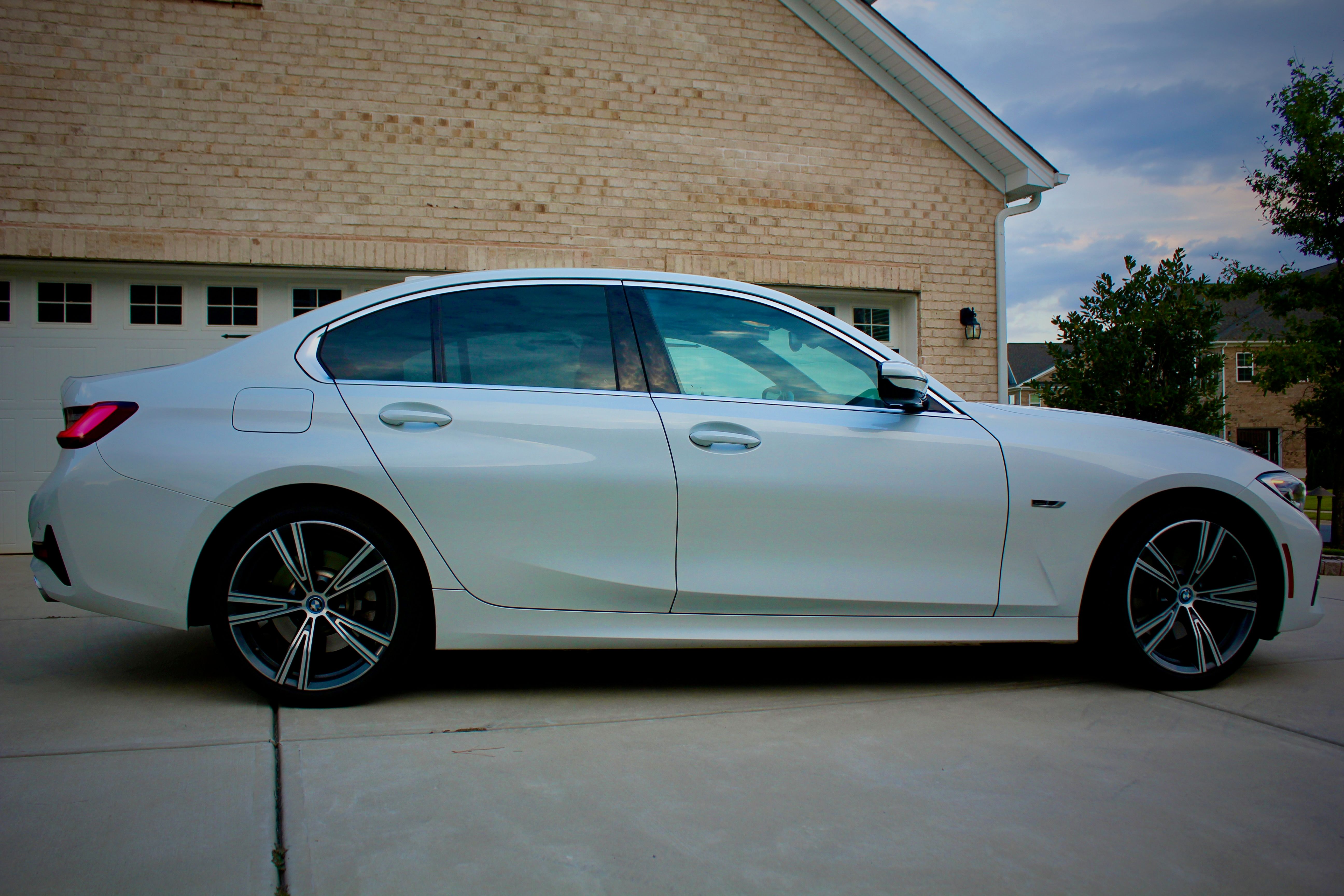 Used 2022 BMW 330e w/ Driving Assistance Package RWD image 13