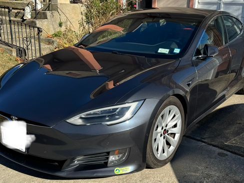 Used 2017 Tesla Model S 75D image 4