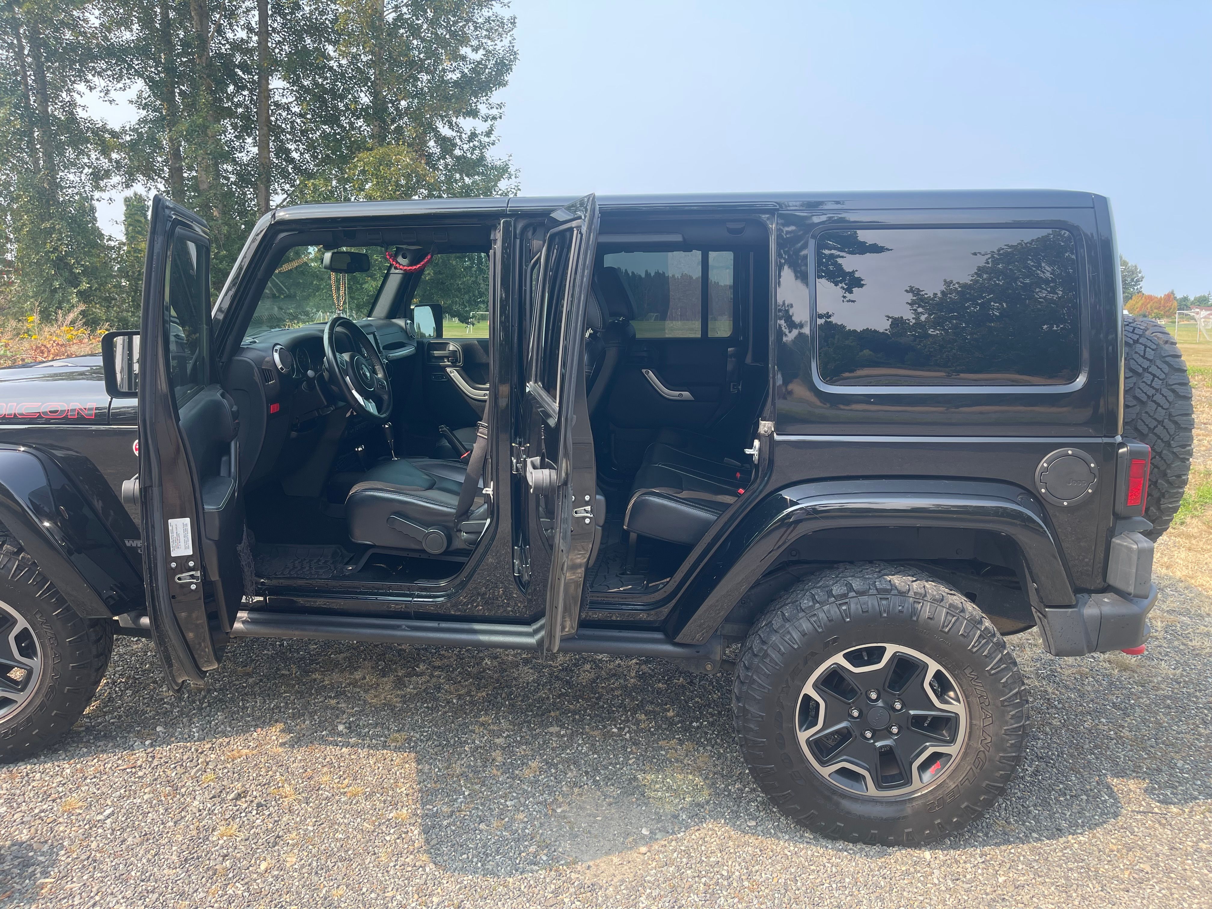 Used 2016 Jeep Wrangler Unlimited Rubicon AWD/4WD image 6