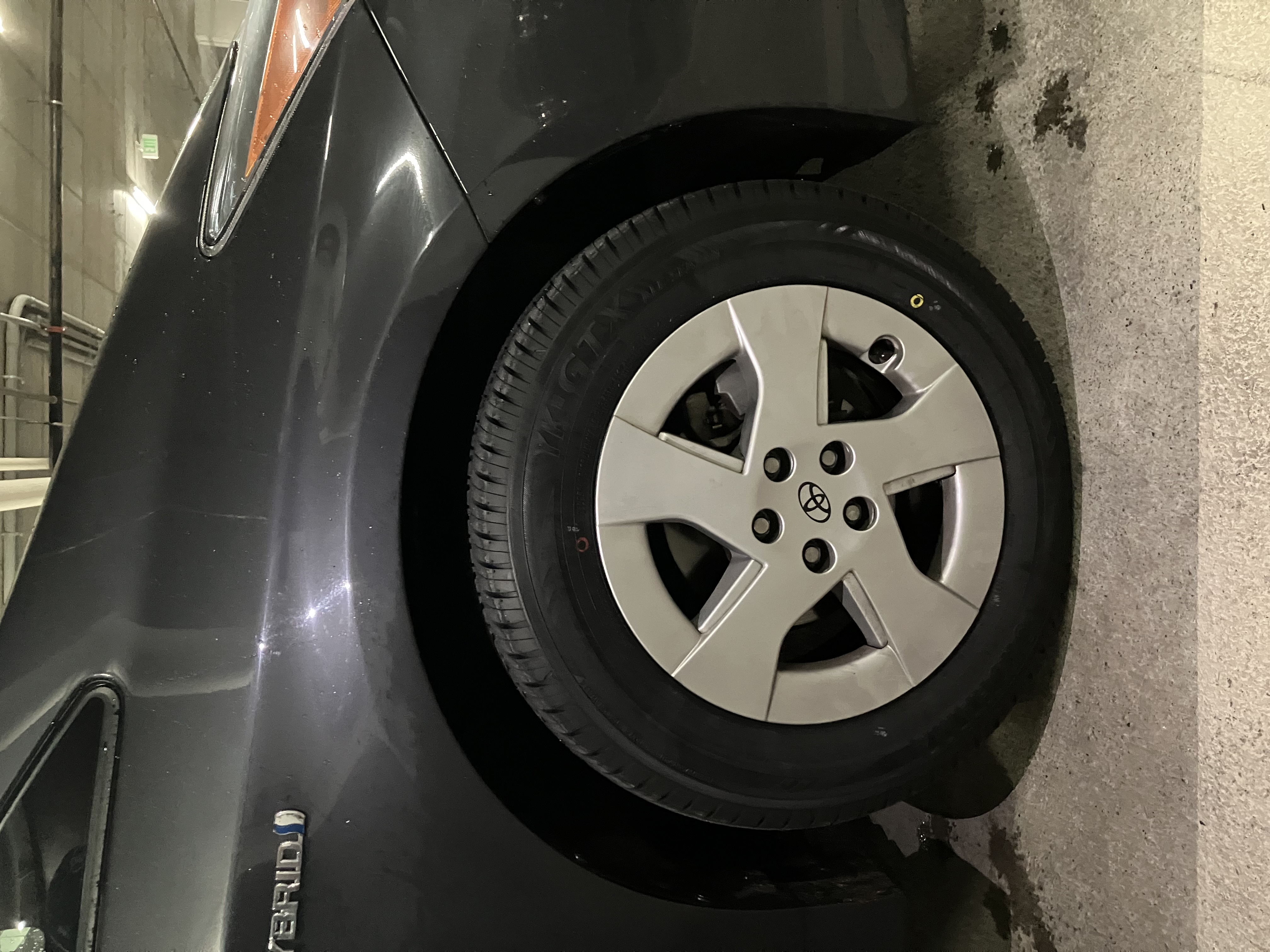 Used 2011 Toyota Prius Three w/ Navigation Pkg FWD image 12