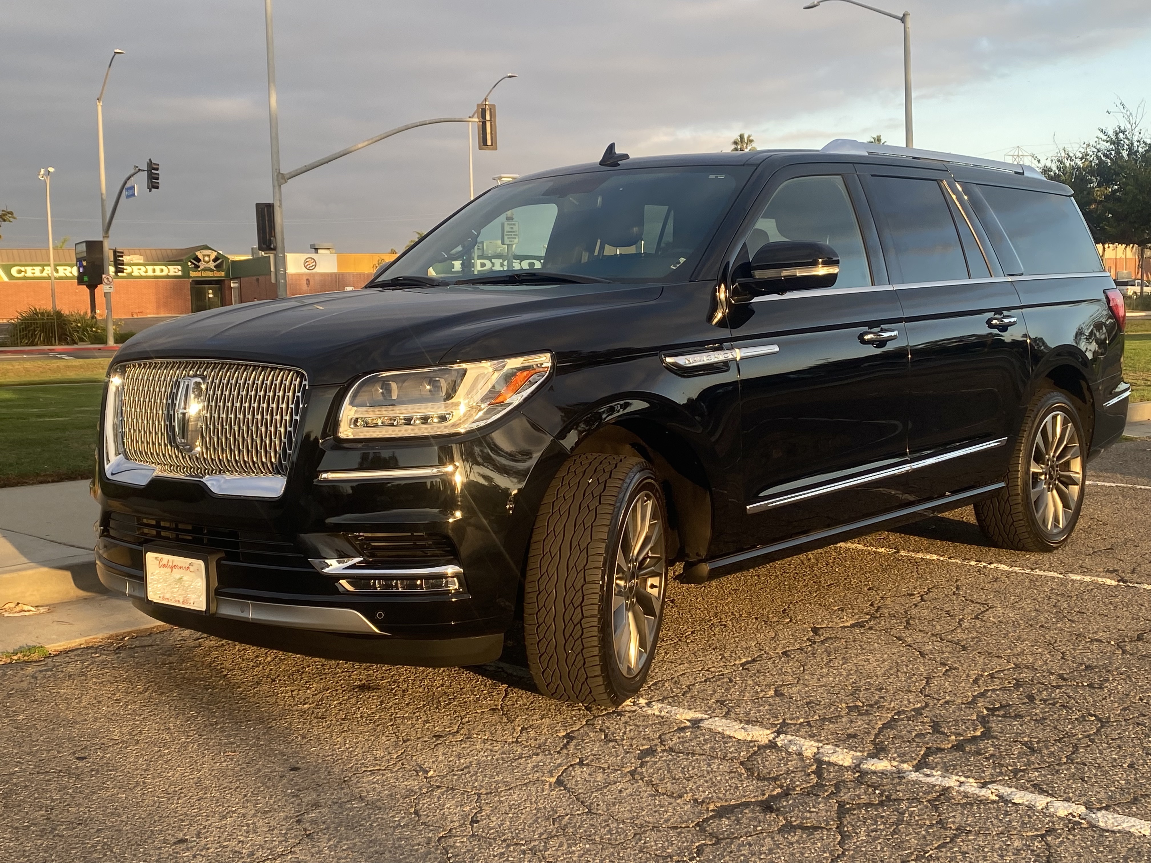 Used 2018 Lincoln Navigator L Select RWD image 1