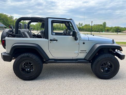 Used 2010 Jeep Wrangler Sport AWD/4WD image 13