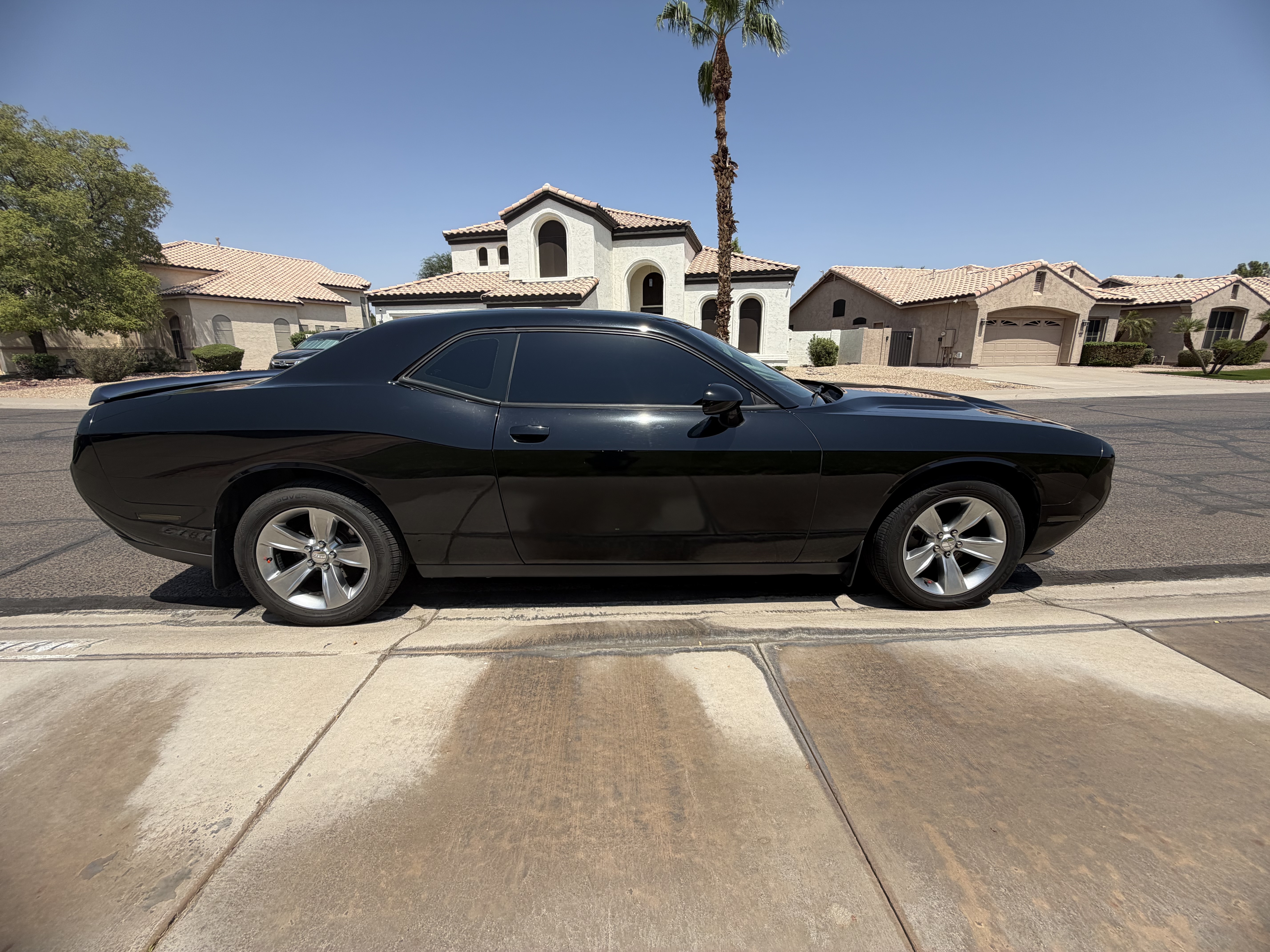 Used 2019 Dodge Challenger SXT RWD image 2