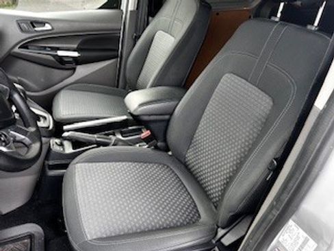 Used 2019 Ford Transit Connect XLT image 5