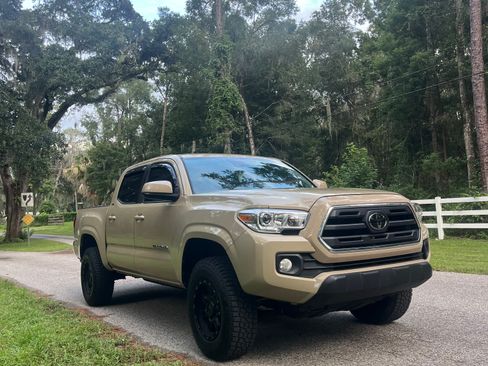 Used 2019 Toyota Tacoma SR5 RWD image 10
