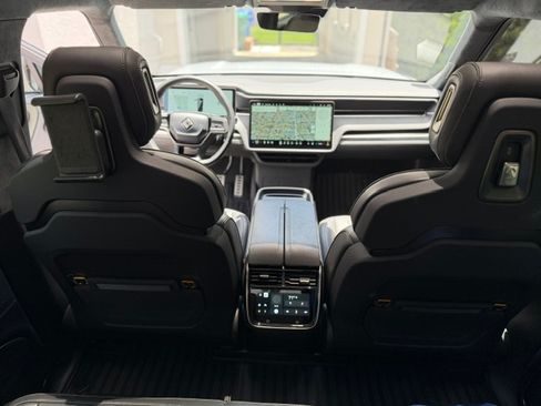 Used 2024 Rivian R1S Adventure AWD/4WD image 7