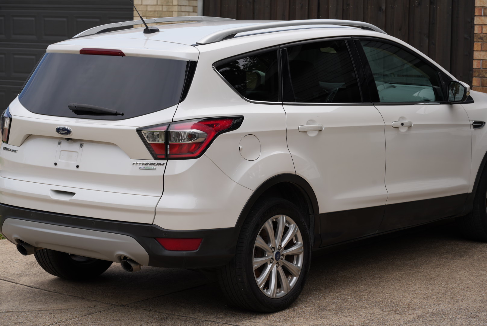 Used 2017 Ford Escape Titanium FWD image 14