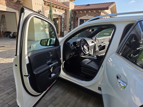 Used 2023 Mercedes-Benz EQB 350 4MATIC SUV w/ Exclusive Package image 6