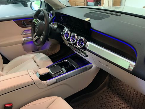 Used 2023 Mercedes-Benz GLB 250 4MATIC image 8