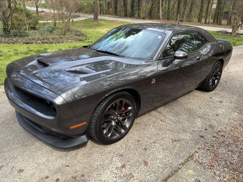 Used 2021 Dodge Challenger R/T Scat Pack w/ Driver Convenience Group image 1