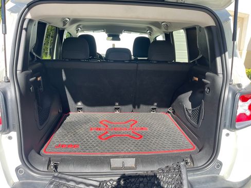 Used 2017 Jeep Renegade Trailhawk image 12